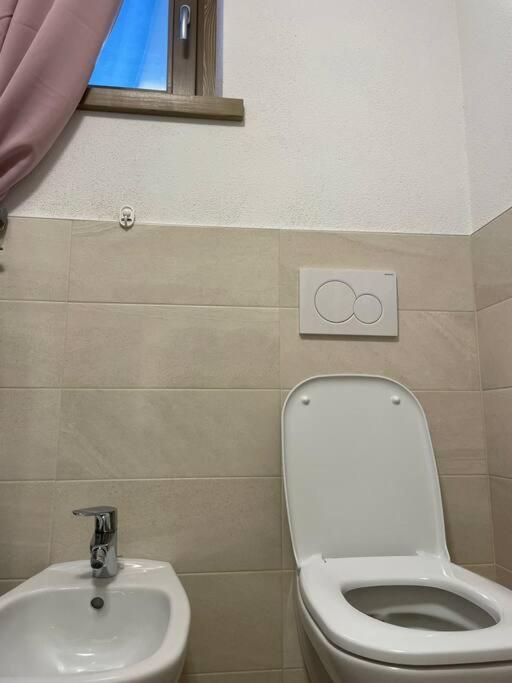 Appartamento Nuovo Tra Bormio E Livigno Isolaccia Exterior photo